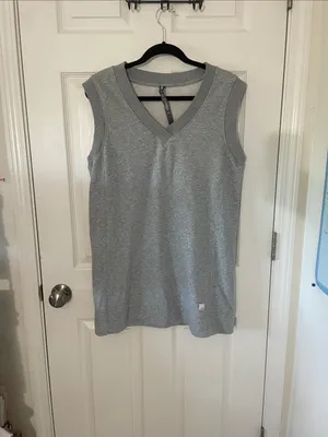 VUORI Sedona Vest Dress, Light Heather Grey Size Small excellent condition thumbnail 3