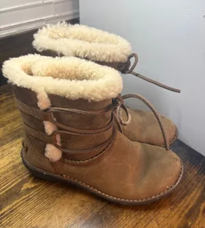 UGG Caspia Brown Lace Up Boots Size‎ 7.5 thumbnail 1