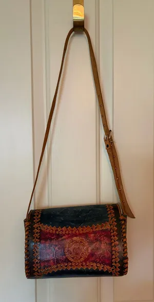Hand tooled leather purse Brown thumbnail 1