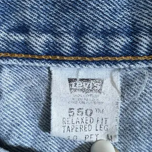 Levi's 550 Relaxed Fit Distressed Tapered Leg Jeans Blue Grunge 90s Size 10 PET thumbnail 6