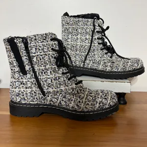 Torrid Navy Cream Tweed Combat Boots Wide Width 11WW Side Zip‎ Lug Sole 18827296 thumbnail 2