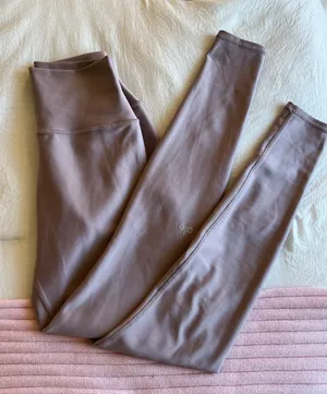 Alo Leggings thumbnail 1
