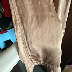 Aerie copper satin wide leg trouser pants with pockets size medium thumbnail 4