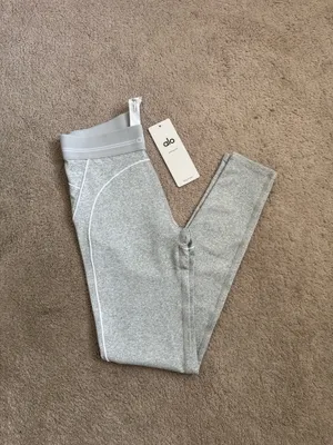 *Grey* Alo Yoga Bra & Leggings thumbnail 3