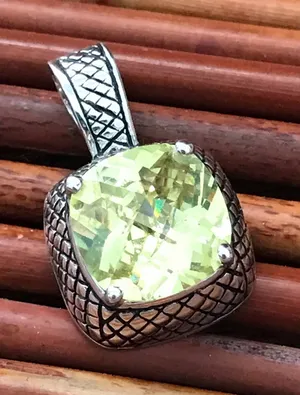 Premier Designs Citrine Yellow Stone Pedant Silver Tone thumbnail 1