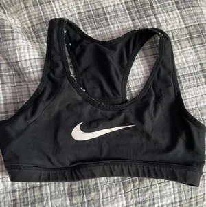 Nike sports bra thumbnail 1
