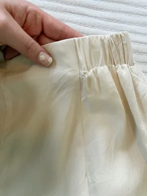 100% Silk High-Waist Wide Leg Lined Pants in Ivory with Mother of Pearl Buttons thumbnail 8