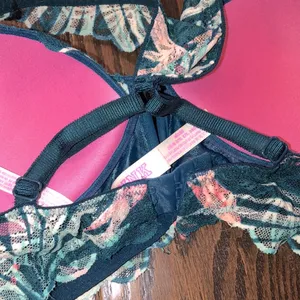 PINK VICTORIAS SECRET bra date push up size medium thumbnail 4