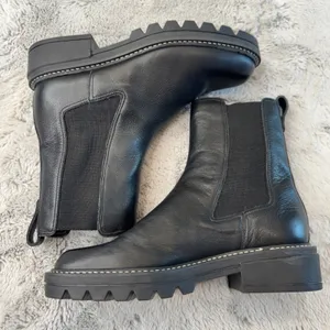 Bernardo Black Leather‎ Lug Sole Chelsea Boots Women 6M Pull On Chunky Heel thumbnail 11