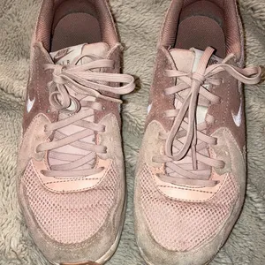 NIKE AIR MAX EXCEE SNEAKERS, size 7 thumbnail 6