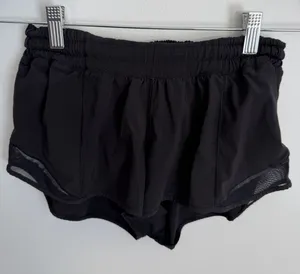 Lululemon Hotty Hot Short II 2.5" size 4 thumbnail 1