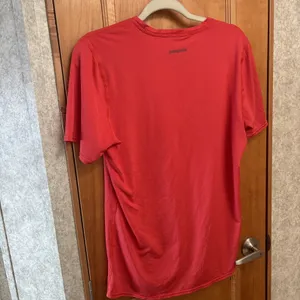PATAGONIA Gamut‎ Shirt Top Maraschino Red Base Layer Womens Size Large Hiking thumbnail 4