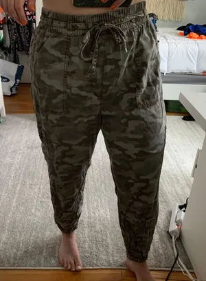 American Eagle Joggers thumbnail 1