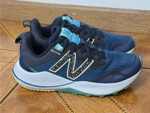 New Balance Women’s Size 7.5 Nitrel Dynasoft V4 Blue Athletic Trail Run Shoes thumbnail 1