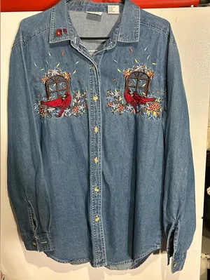 Bobbie Brooks Top Womens Blue Wash Button Up Long Sleeve Size Large. Christmas thumbnail 1