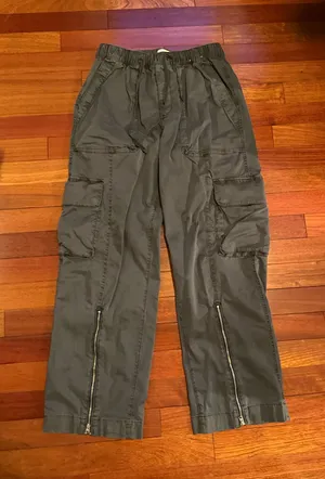 Abercrombie Grey Cargo Pants thumbnail 1