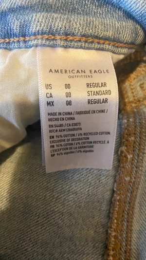 American Eagle Outfitters Mom Jeans thumbnail 2