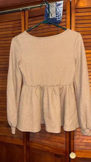 Tan Long Sleeve Size M thumbnail 2