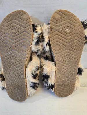 {7} TOMS Susie Eva Leopard Slippers Fuzzy Furry Black Tan Loungewear thumbnail 8