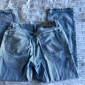 Wrangler Relaxed Fit Jeans thumbnail 3