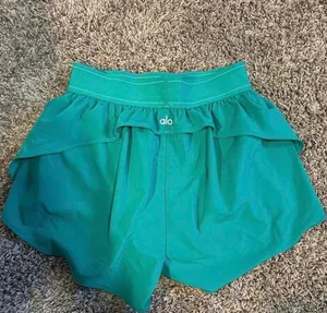 Alo Yoga Shorts thumbnail 3
