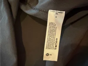 Lululemon Size 2 Black Tank Lightweight Reflective Details Open Back Lululemon! thumbnail 5