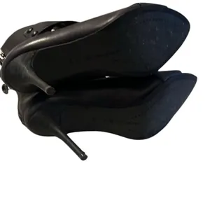 Max Studio Black Leather Elegant Women's Shoes Size 5 thumbnail 5