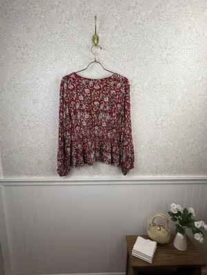 Feather Bone by Anthropologie Red Latrobe Floral Smocked Peplum Top - Size - 14 thumbnail 4