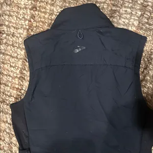 Brooks Women's Shield Hybrid Vest Black Size Small 221507 thumbnail 7