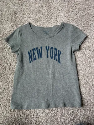 Brandy Melville Baby tee thumbnail 1