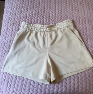 Lululemon Softstreme High-Rise Short 4" thumbnail 3