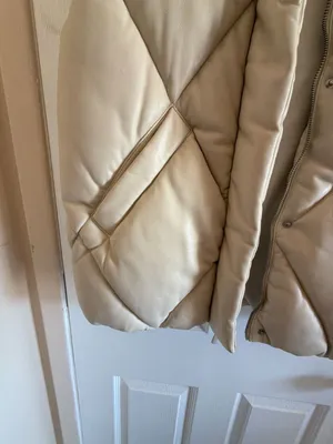 Abercrombie & Fitch Oversized Vegan Leather Quilted Puffer Vest thumbnail 3