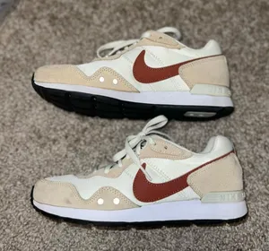 Nike Shoes thumbnail 2