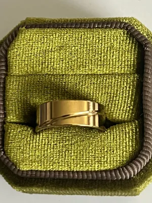 Classic/Sleek Golden Polished Finish w/ Unique Detailing 8mm Band Size 6 thumbnail 1
