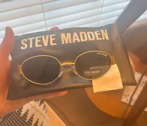 Steve Madden Sunglasses thumbnail 1
