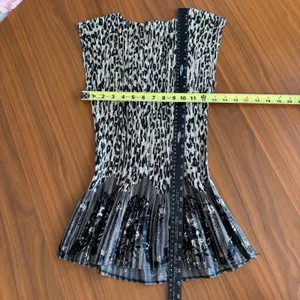 Milano Animal Print Top S Peplum Accordion Pleated 2010s Funky Boho Romantic thumbnail 5
