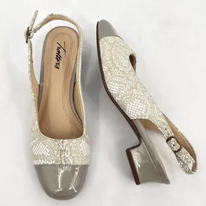 Trotters Dea Light Grey Snake Leather Patent Square Cap Toe Slingback Pump 6.5 thumbnail 11
