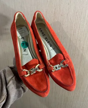 Anne Klein Iflex Red Orange Suede Loafers with Gold Chain Trim Size 7.5 thumbnail 1