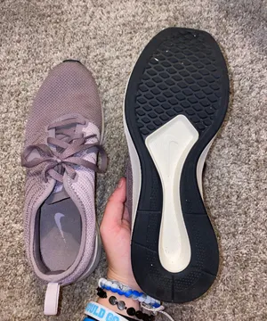 Nike Lavender Tennis Shoes thumbnail 5