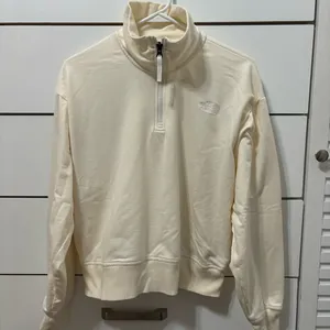 The North Face 1/4 Zip Pullover thumbnail 2