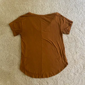Abercrombie Women’s Drapey V-Neck Tee thumbnail 4