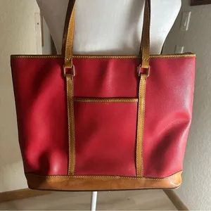 Dooney & Bourke 1975 Ruby Red Pebbled Shoulder Bag Bring‎ Leather Straps Trim thumbnail 3