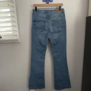 Zara 10 Flare High Rise Jeans Light Wash Denim Casual Career Fall Streetwear thumbnail 3