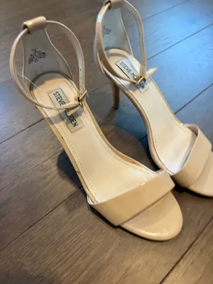 Steve Madden Silly Ankle Strap Nude Beige Patent Leather Heeled Size 7 - C37-080 thumbnail 3