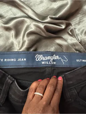Wrangler Women's Ultimate Riding Willow black Mid Rise Bootcut Jeans size 26 thumbnail 6