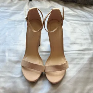 Elegant Tan Block Heel Sandals Size 7.5 thumbnail 3