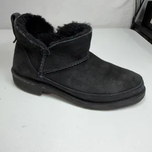 UGG 7 Melrose Ankle Boots 1103807 Black Suede Sheepskin Lined Cozy Winter Warm thumbnail 4
