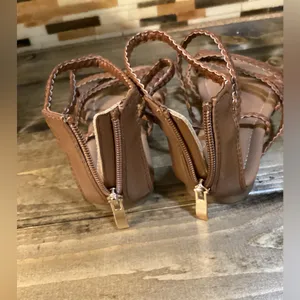 X/appeal Kayla Strappy braided gladiator flats. Size 6. thumbnail 9