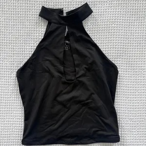 Black keyhole high neck top Size M thumbnail 2