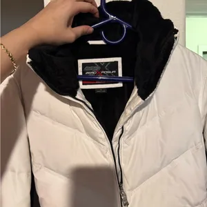 ZeroXposur Women's White and Black Puffer Coat thumbnail 2